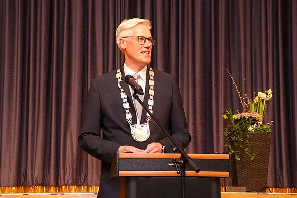 Rainhard Zug am Rednerpult.