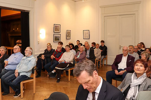 Das Publikum der Verleihung der Glinder Ehrennadel.