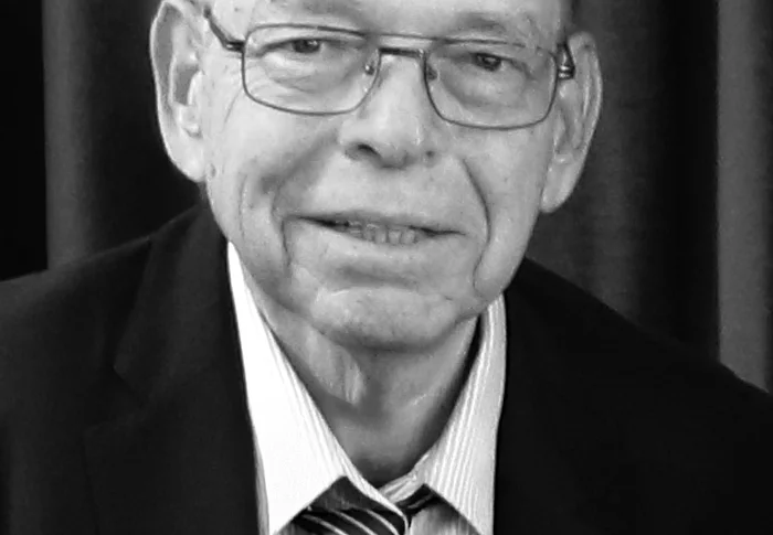 Bernd Hengst, ein älterer Mann mit Brille und freundlichem Lächeln.