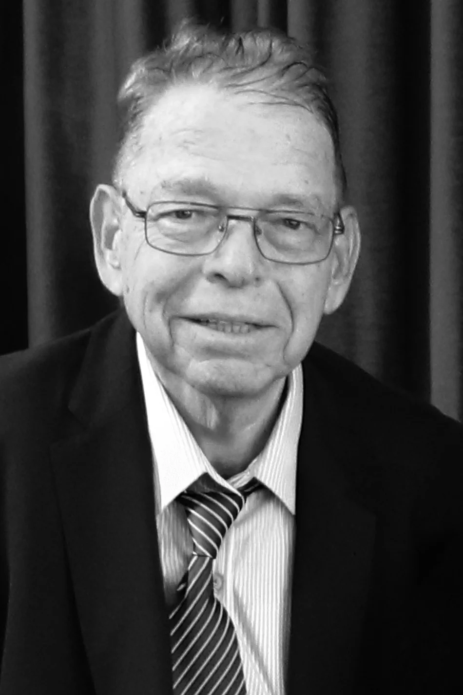 Bernd Hengst, ein älterer Mann mit Brille und freundlichem Lächeln.