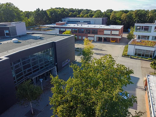 Gebäude der Gemeinschaftsschule Wiesenfeld von oben