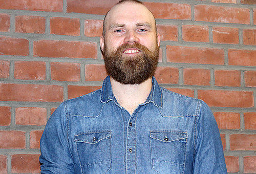 Der 34-jährige studierte Germanist Christoph Treskow ist der neue ehrenamtliche Stadtchronist für die Stadt Glinde. Foto: Stadt Glinde