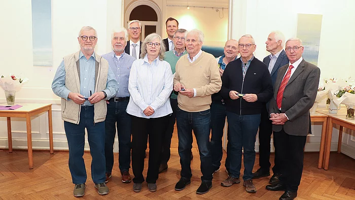 Gruppenfoto der Ausgezeichneten und Ehrenden