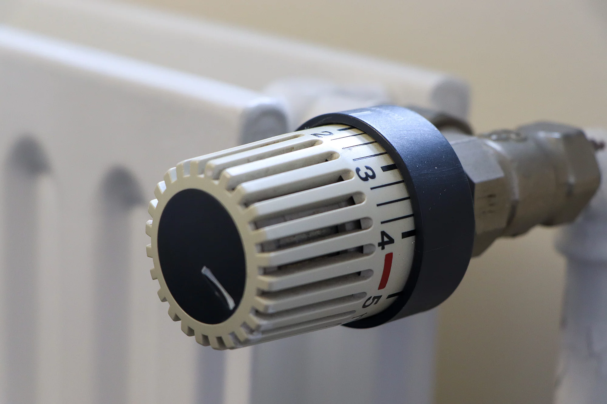 Ein Thermostat eines Heizkörpers