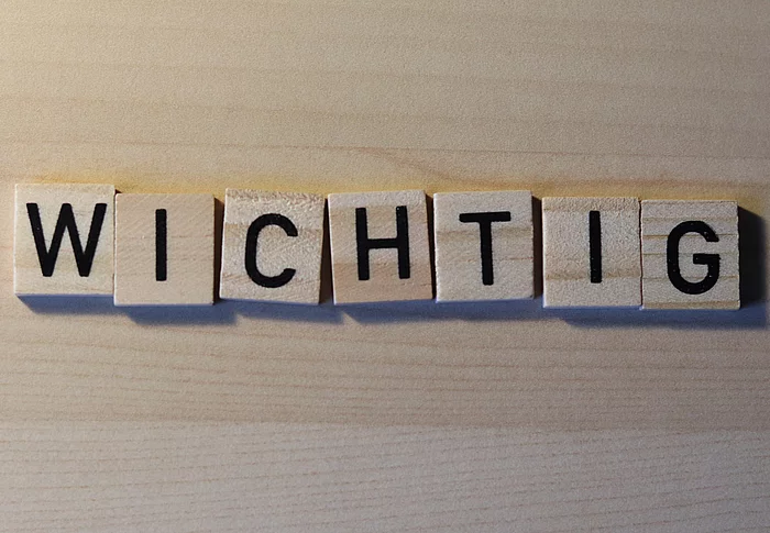 Buchstaben zeigen das Wort Wichtig