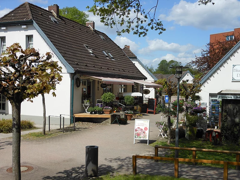 Dies ist ein Foto von der Dorfstraße in Glinde.